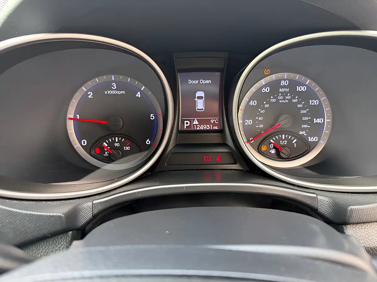 Used 2015 Hyundai Santa Fe Premium Blue - Interior and Exterior details 17