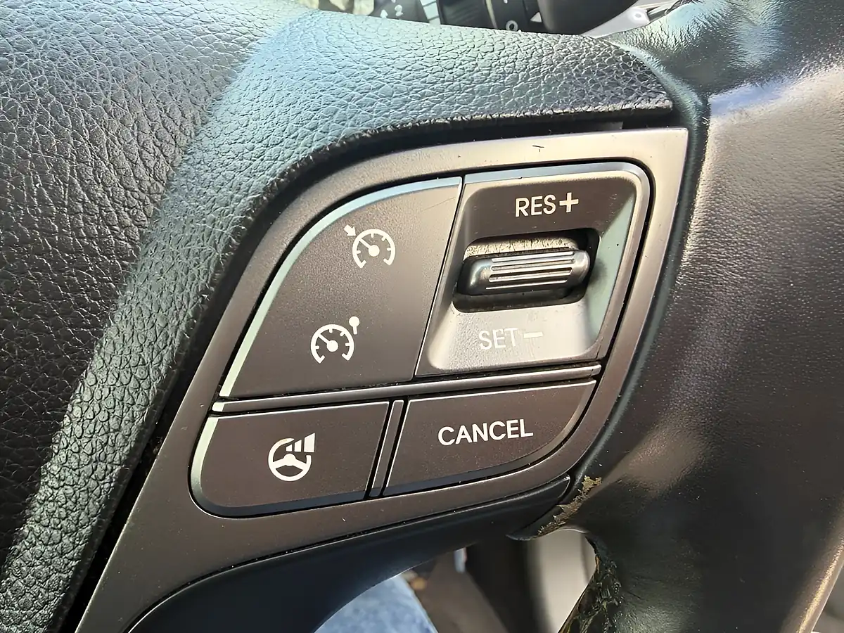 Used 2015 Hyundai Santa Fe Premium Blue - Interior and Exterior details 20