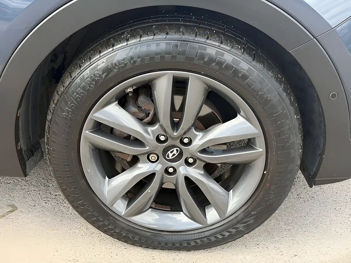 Used 2015 Hyundai Santa Fe Premium Se Blue - Interior and Exterior details 11