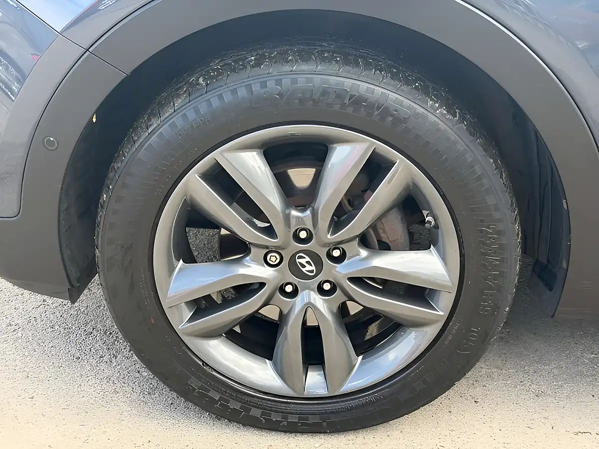 Used 2015 Hyundai Santa Fe Premium Se Blue - Interior and Exterior details 12
