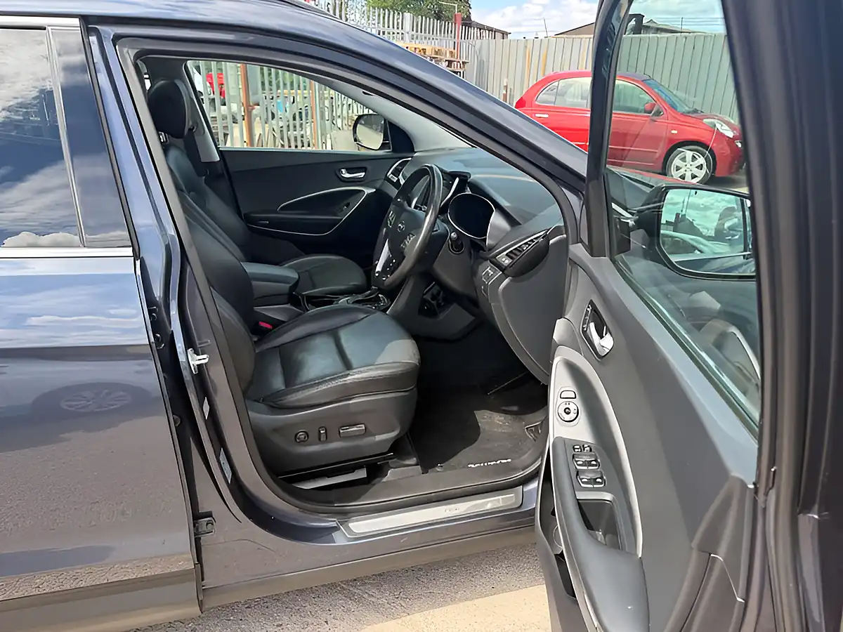 Used 2015 Hyundai Santa Fe Premium Se Blue - Interior and Exterior details 13