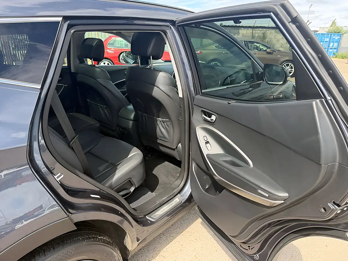 Used 2015 Hyundai Santa Fe Premium Se Blue - Interior and Exterior details 17