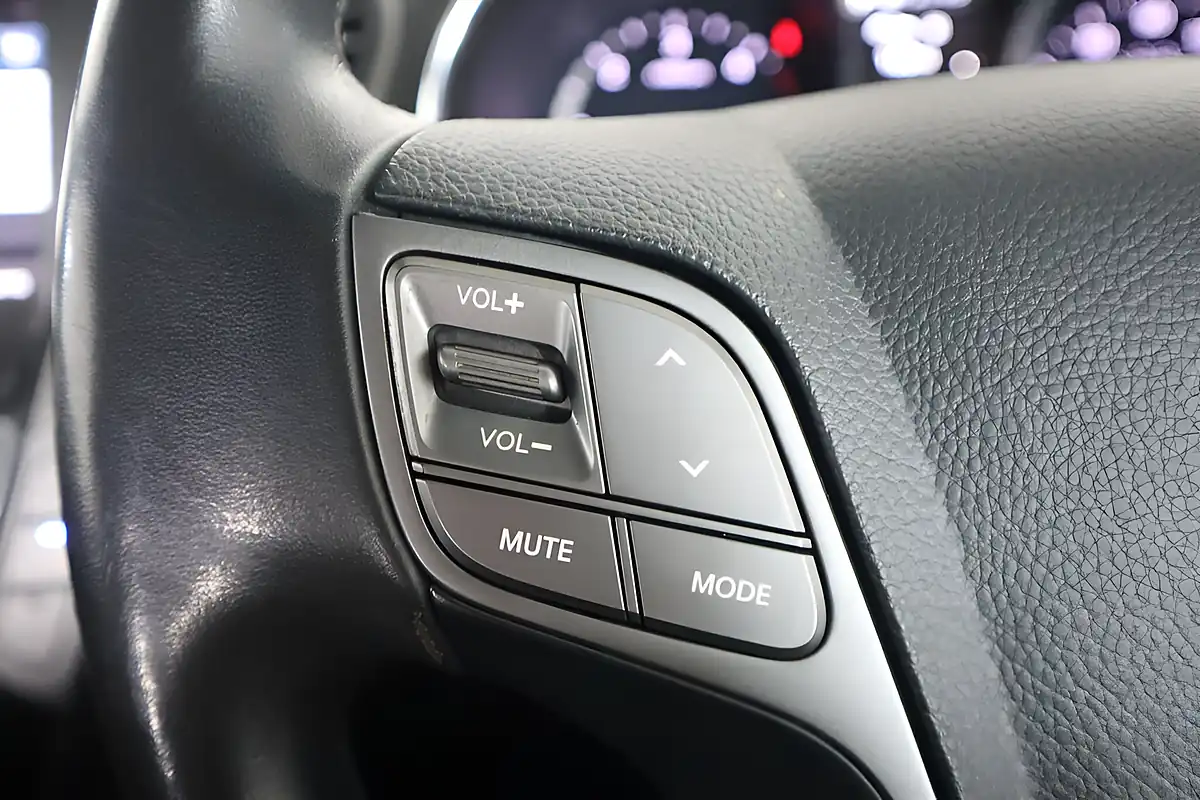 Used 2015 Hyundai Santa Fe Premium Se Silver - Interior and Exterior details 17