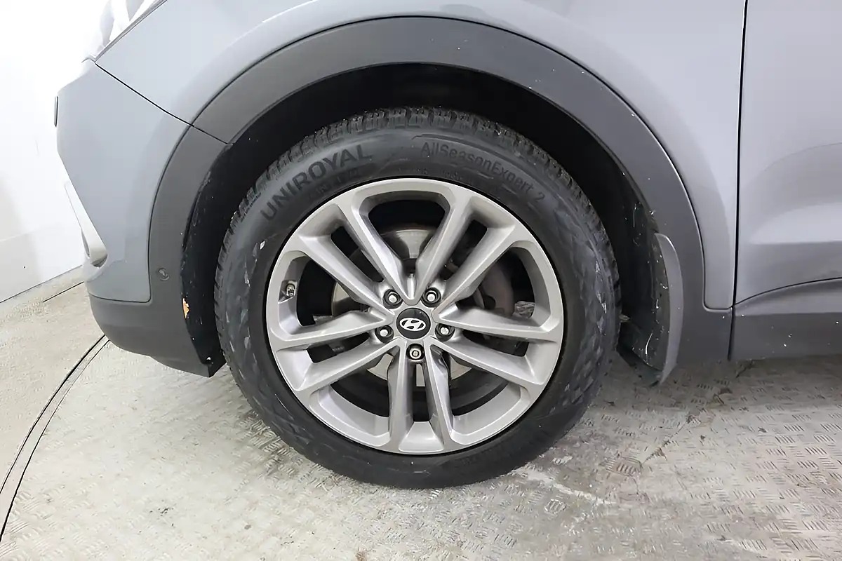 Used 2015 Hyundai Santa Fe Premium Se Silver - Interior and Exterior details 9