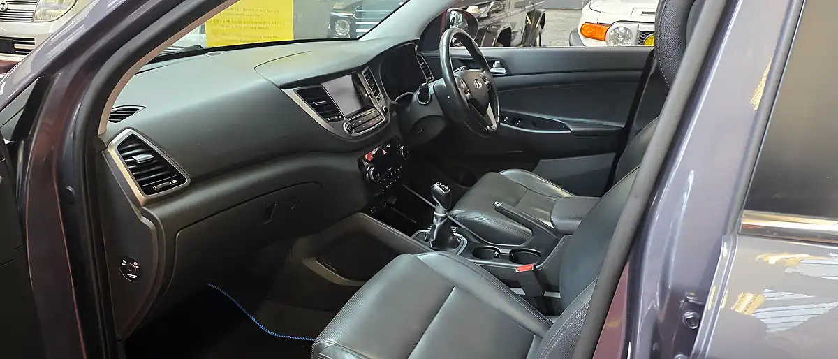 Used 2015 Hyundai Tucson Blue Drive Premium Grey - Interior and Exterior details 11