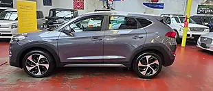 Used 2015 Hyundai Tucson Blue Drive Premium Grey - Interior and Exterior details 17