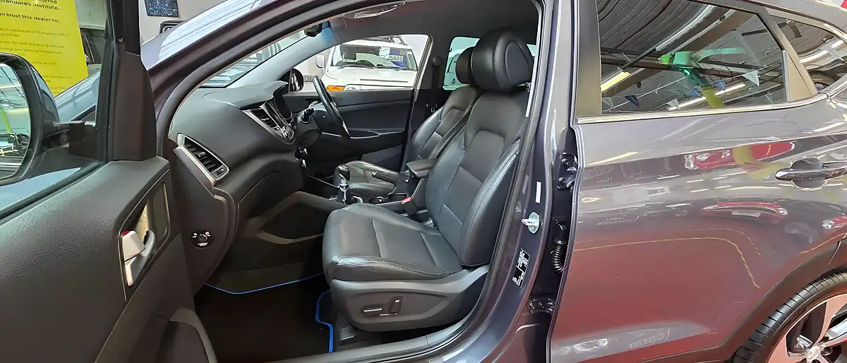 Used 2015 Hyundai Tucson Blue Drive Premium Grey - Interior and Exterior details 6