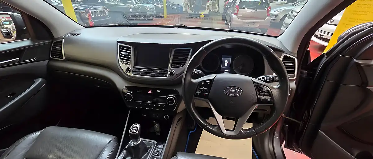 Used 2015 Hyundai Tucson Blue Drive Premium Grey - Interior and Exterior details 7