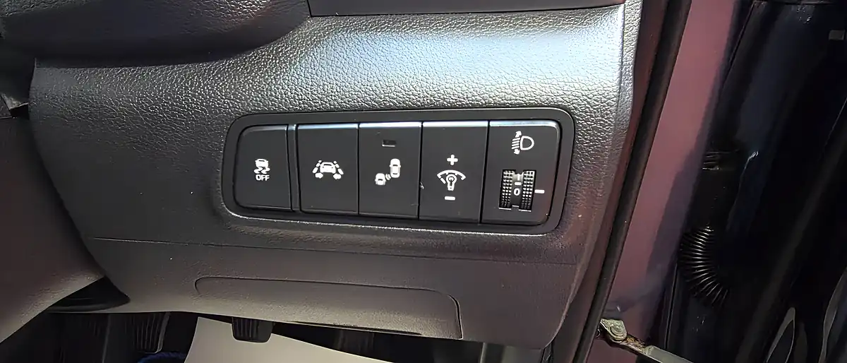 Used 2015 Hyundai Tucson Blue Drive Premium Grey - Interior and Exterior details 9