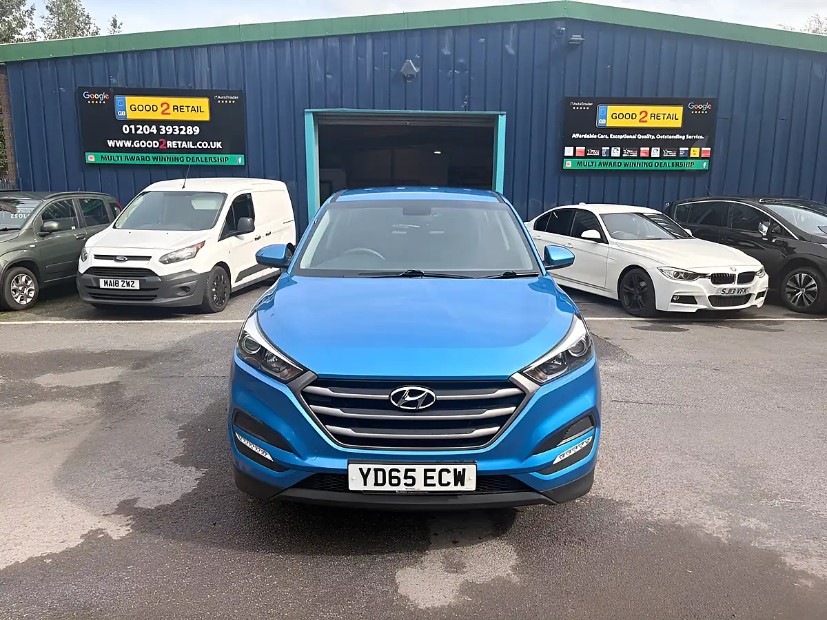 Used 2015 Hyundai Tucson S Blue - Interior and Exterior details 11