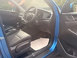 Used 2015 Hyundai Tucson S Blue - Interior and Exterior details 13