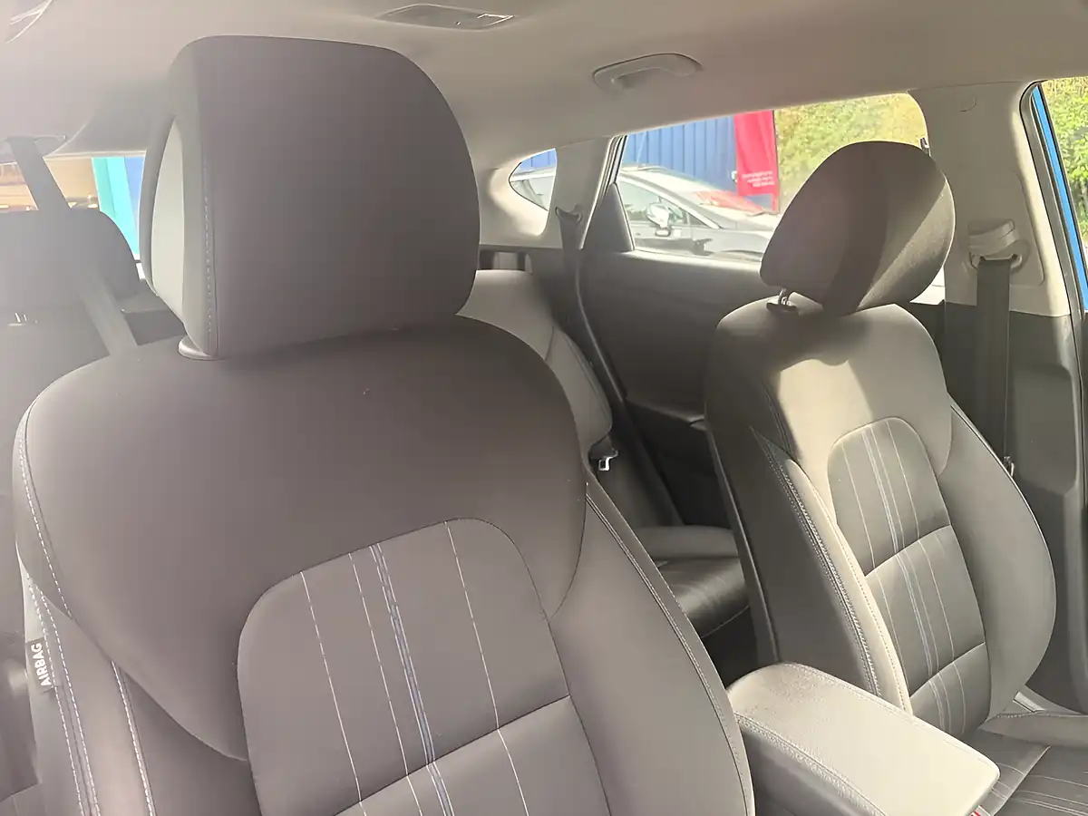 Used 2015 Hyundai Tucson S Blue - Interior and Exterior details 15