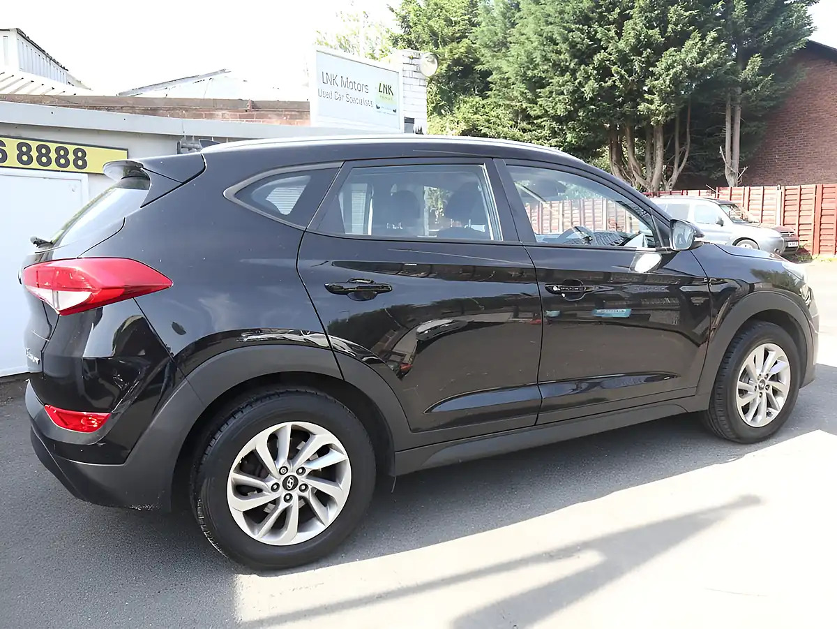 Used 2015 Hyundai Tucson Se Nav Black - Interior and Exterior details 12