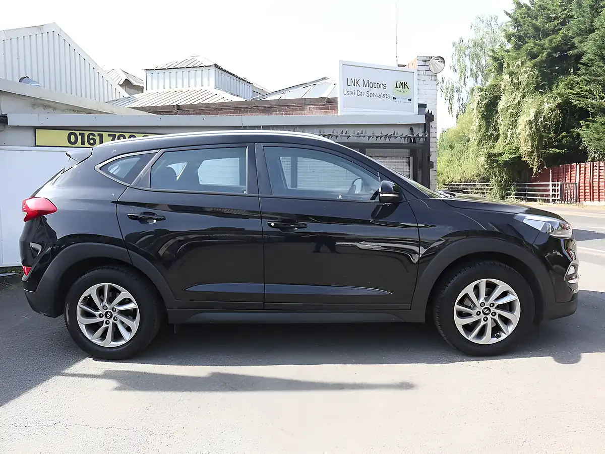 Used 2015 Hyundai Tucson Se Nav Black - Interior and Exterior details 3