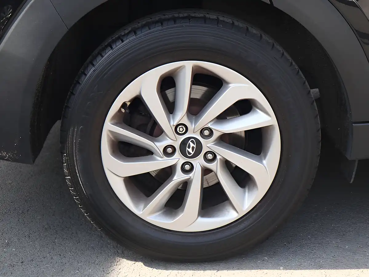 Used 2015 Hyundai Tucson Se Nav Black - Interior and Exterior details 8