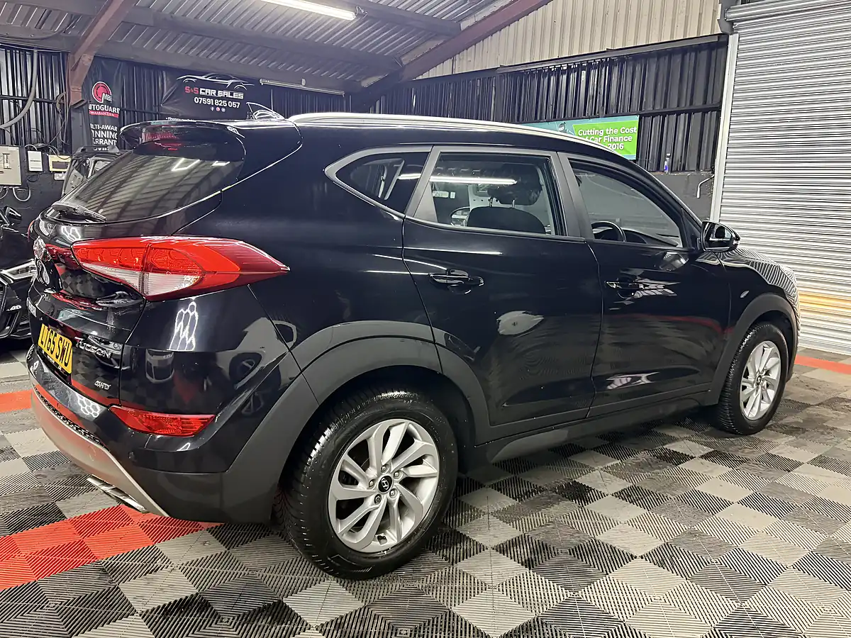 Used 2015 Hyundai Tucson Se Nav Black - Interior and Exterior details 10
