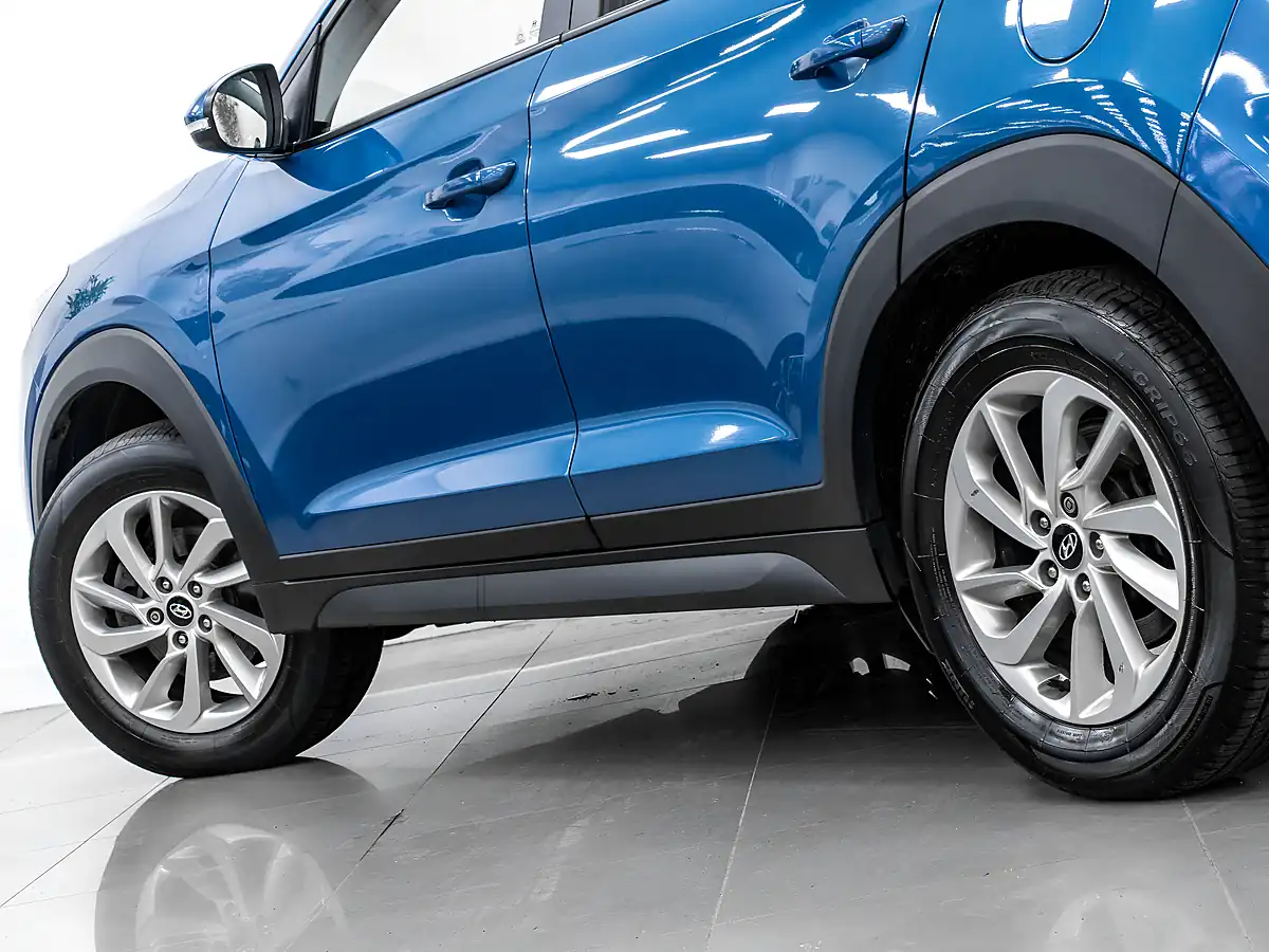 Used 2015 Hyundai Tucson Se Nav Blue Drive Blue - Interior and Exterior details 10