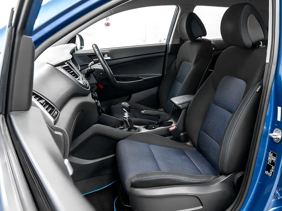 Used 2015 Hyundai Tucson Se Nav Blue Drive Blue - Interior and Exterior details 13