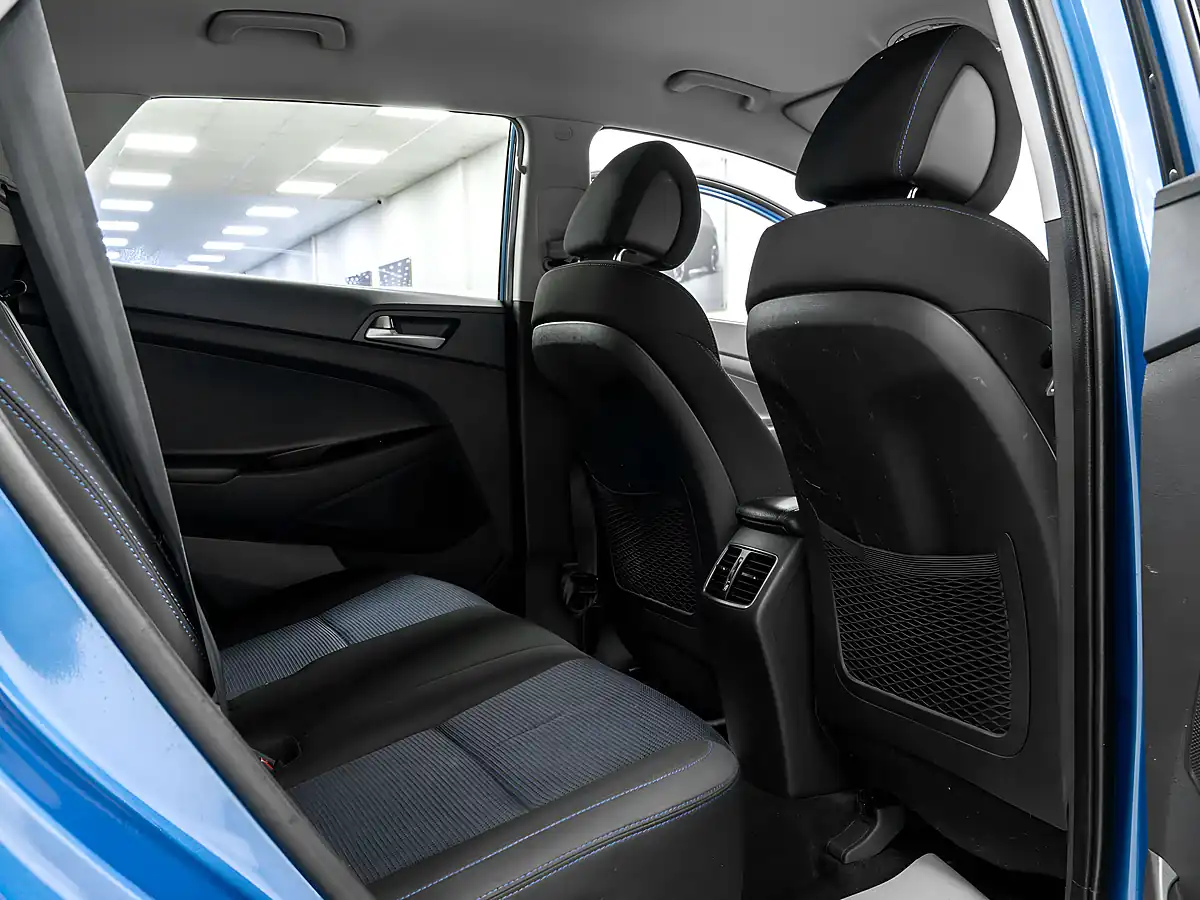 Used 2015 Hyundai Tucson Se Nav Blue Drive Blue - Interior and Exterior details 14