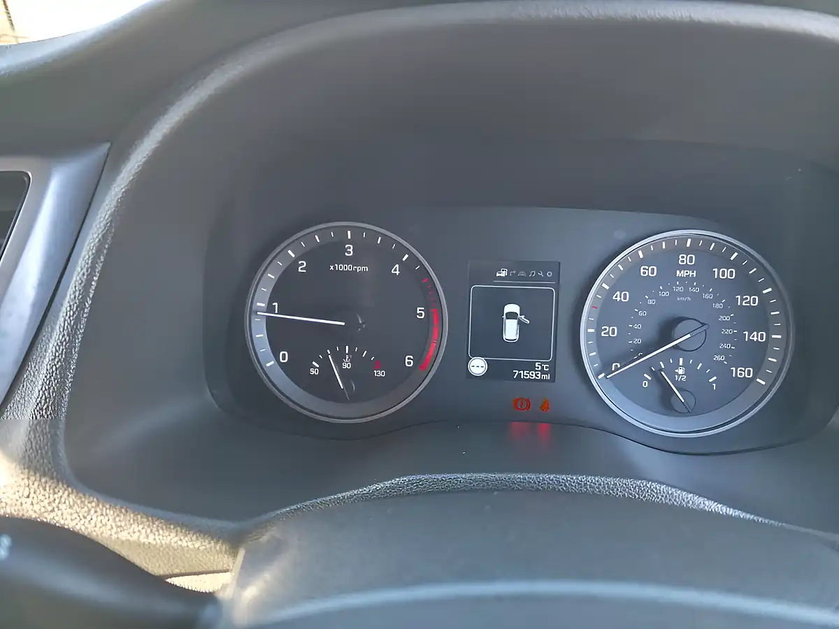 Used 2015 Hyundai Tucson Se Nav Grey - Interior and Exterior details 7