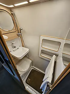 Used 2015 Ih Motorhomes 630 Rl Silver - Interior and Exterior details 17