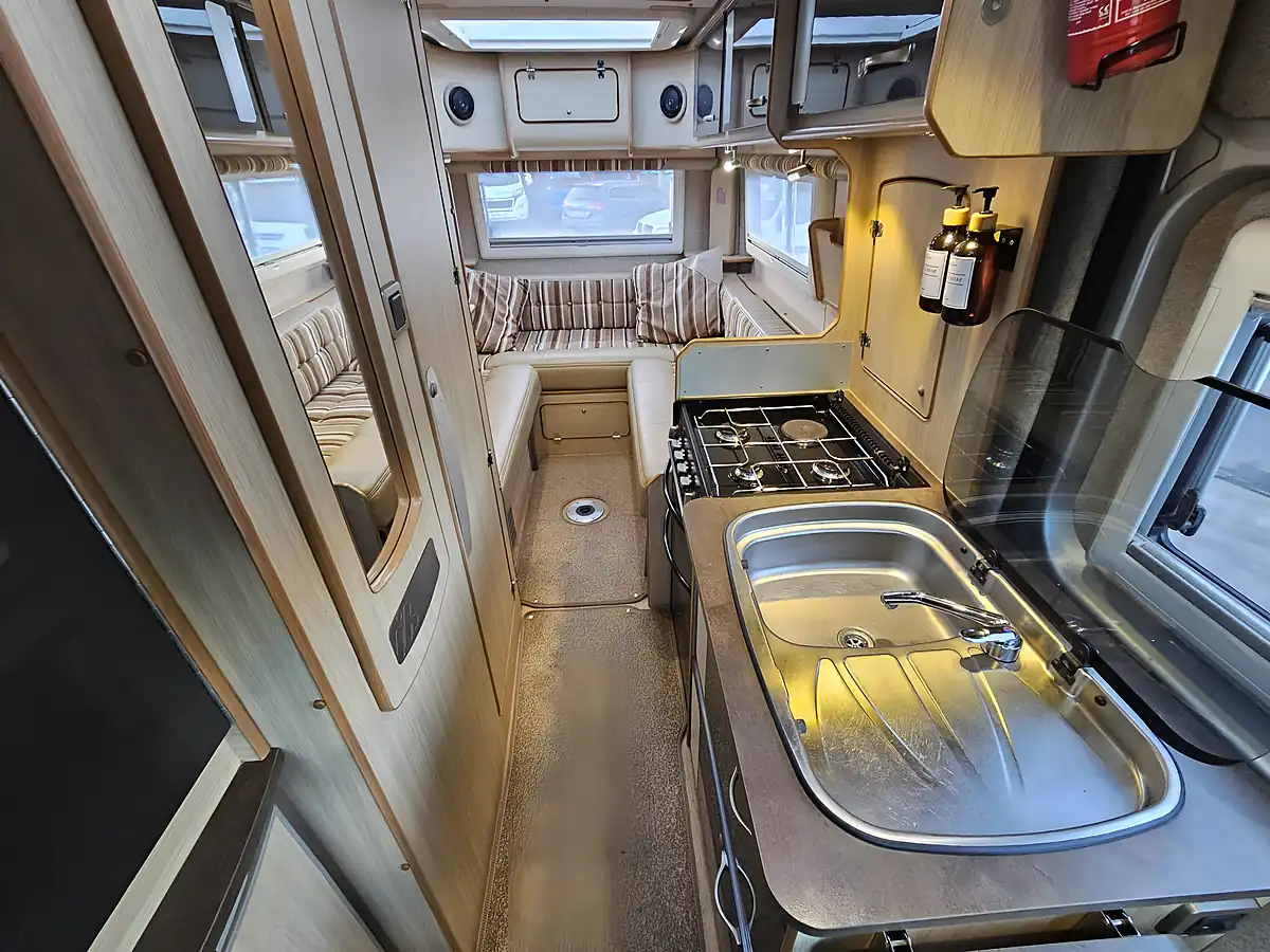 Used 2015 Ih Motorhomes 630 Rl Silver - Interior and Exterior details 20