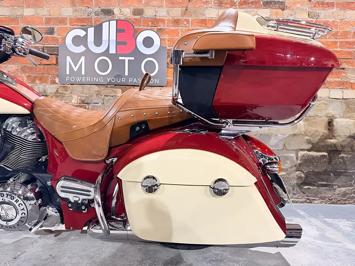 Used 2015 Indian Roadmaster Tourer Red - Interior and Exterior details 17