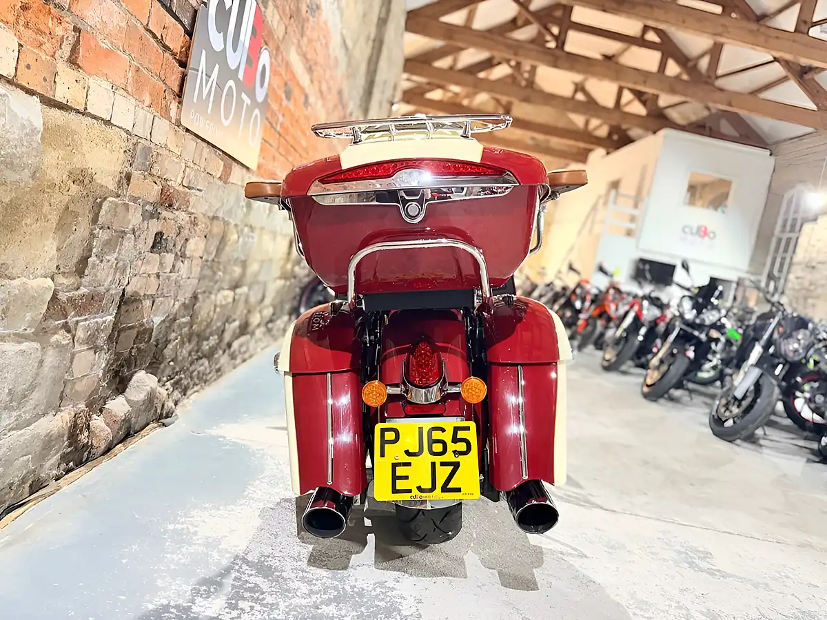 Used 2015 Indian Roadmaster Tourer Red - Interior and Exterior details 18