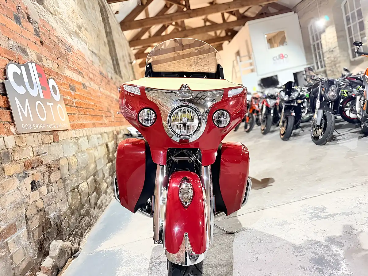 Used 2015 Indian Roadmaster Tourer Red - Interior and Exterior details 19