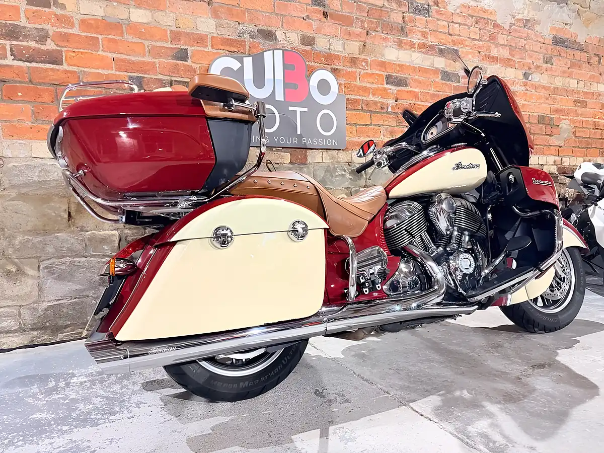 Used 2015 Indian Roadmaster Tourer Red - Interior and Exterior details 4