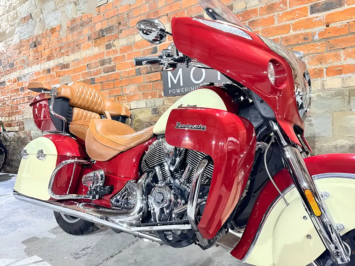 Used 2015 Indian Roadmaster Tourer Red - Interior and Exterior details 6