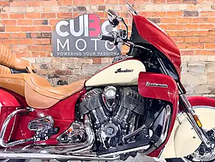 Used 2015 Indian Roadmaster Tourer Red - Interior and Exterior details 7