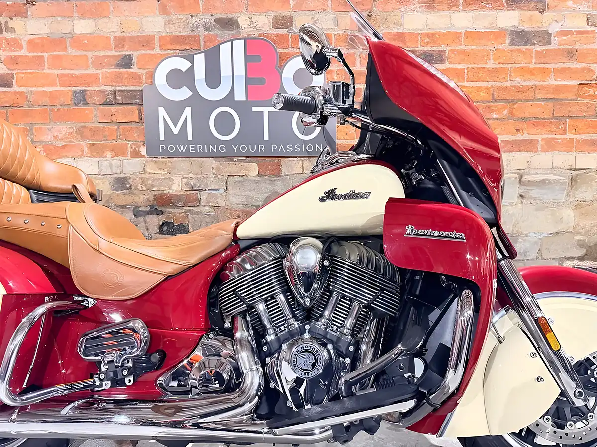 Used 2015 Indian Roadmaster Tourer Red - Interior and Exterior details 7