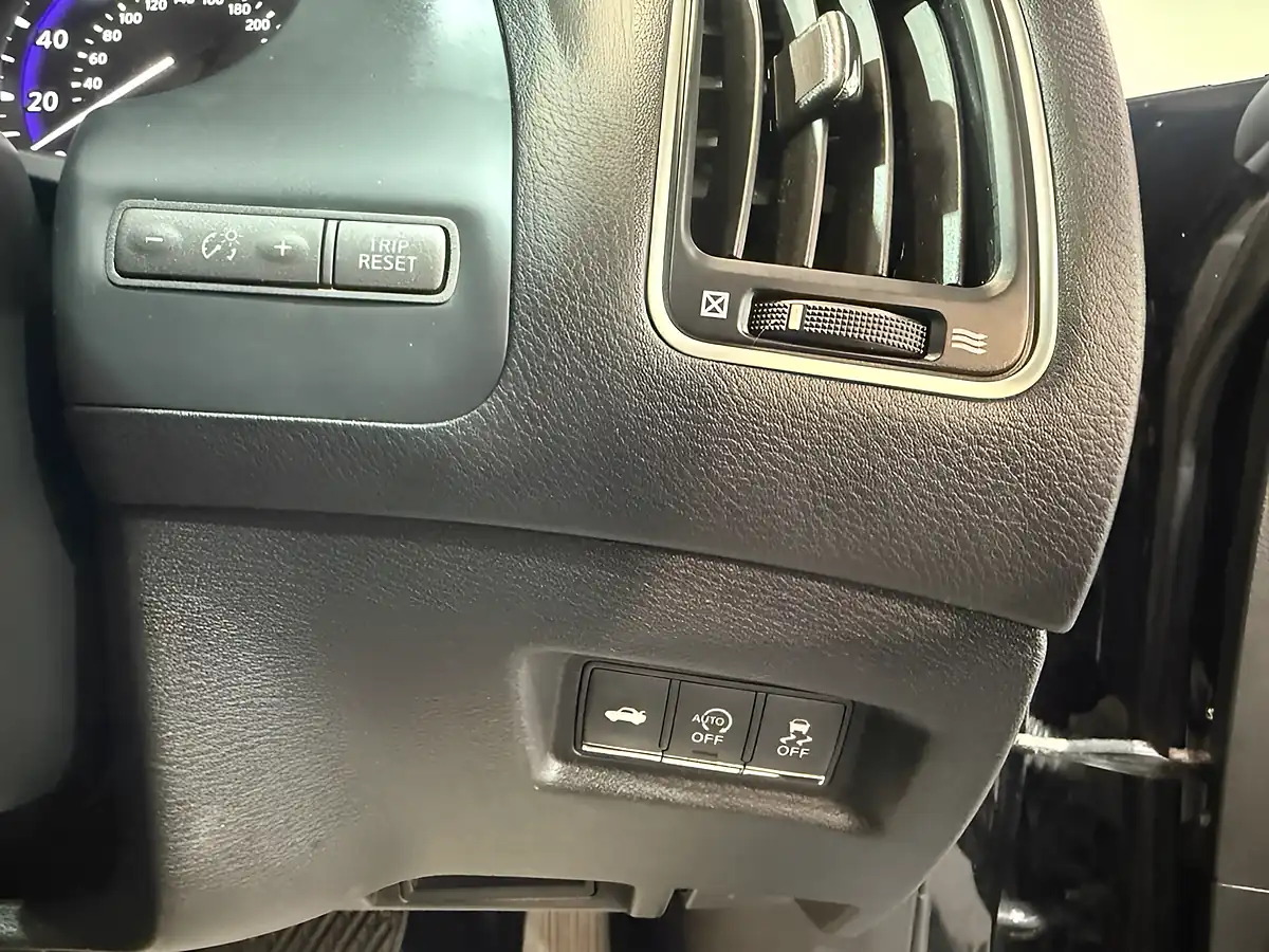 Used 2015 Infiniti Q50 Premium Black - Interior and Exterior details 14