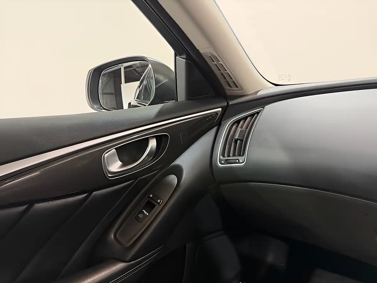 Used 2015 Infiniti Q50 Premium Black - Interior and Exterior details 17