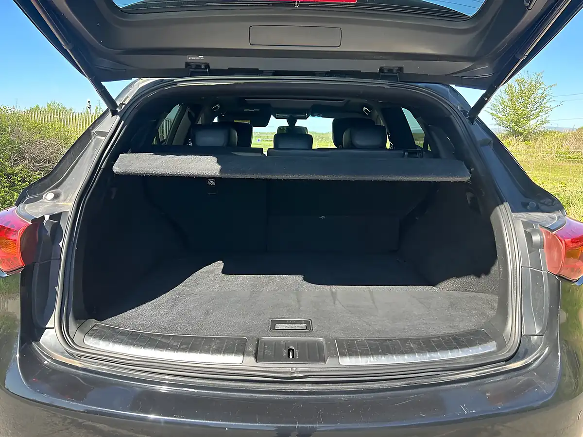 Used 2015 Infiniti QX70 S Premium Black - Interior and Exterior details 13