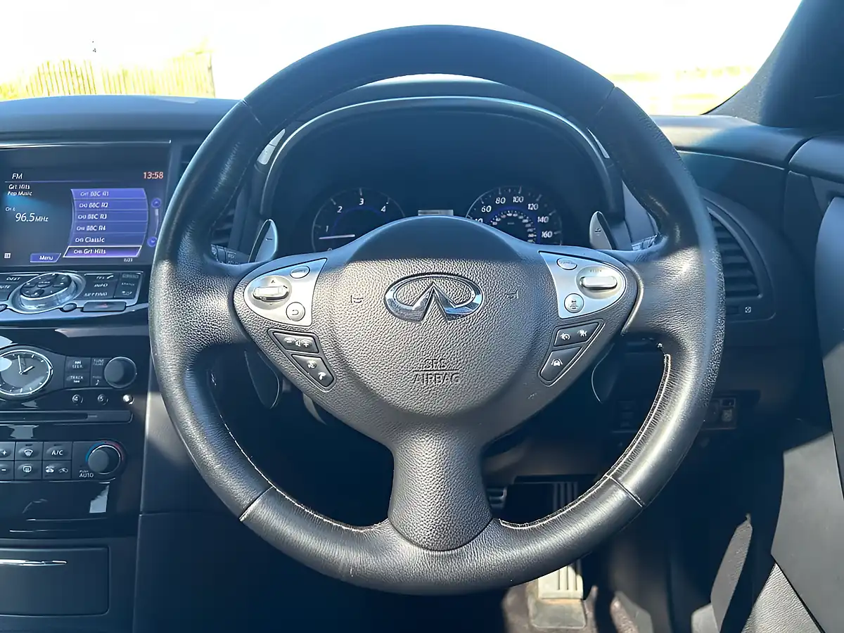 Used 2015 Infiniti QX70 S Premium Black - Interior and Exterior details 16