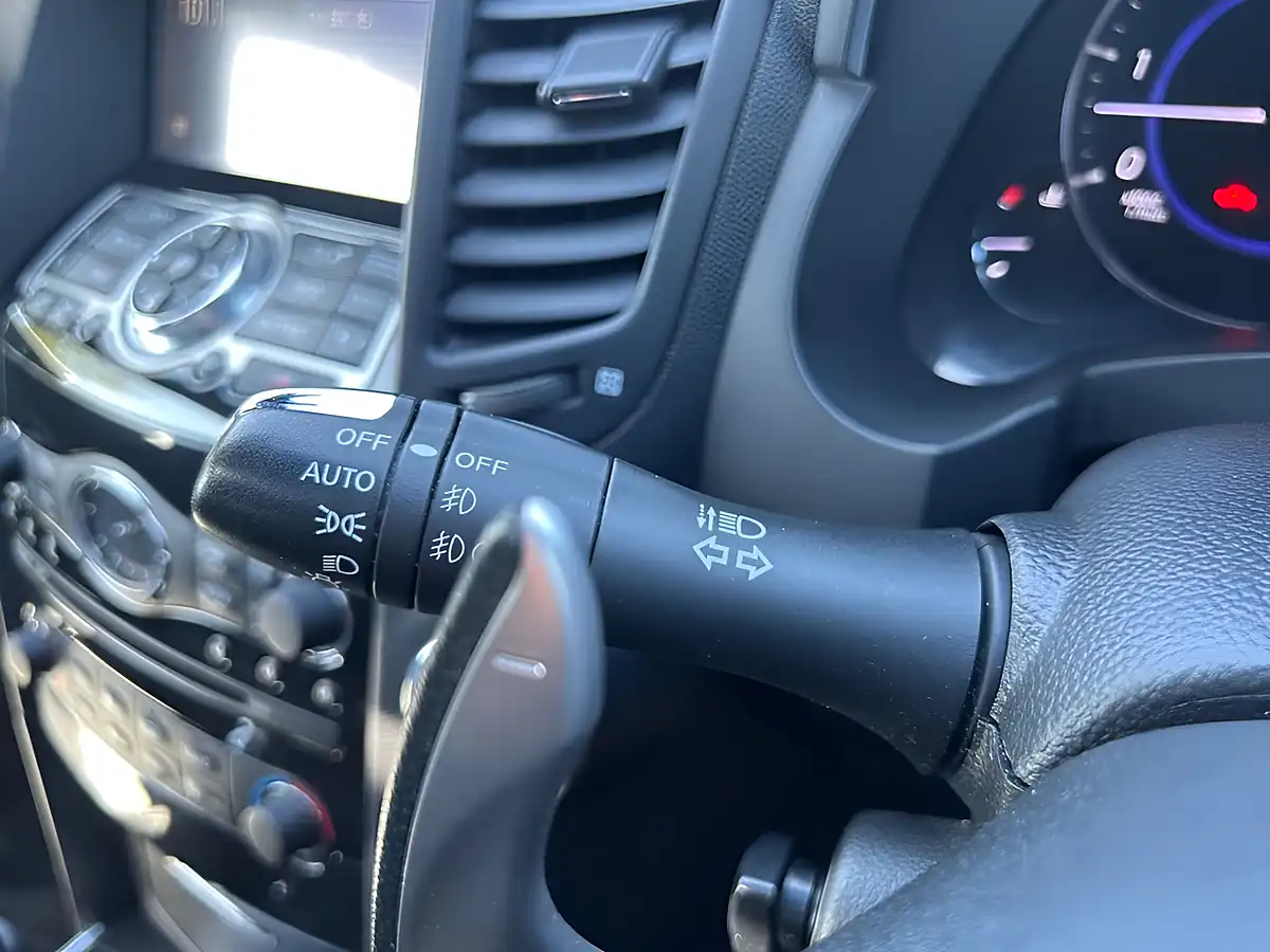 Used 2015 Infiniti QX70 S Premium Black - Interior and Exterior details 20