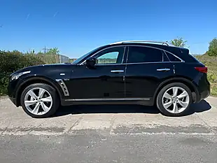 Used 2015 Infiniti QX70 S Premium Black - Interior and Exterior details 5