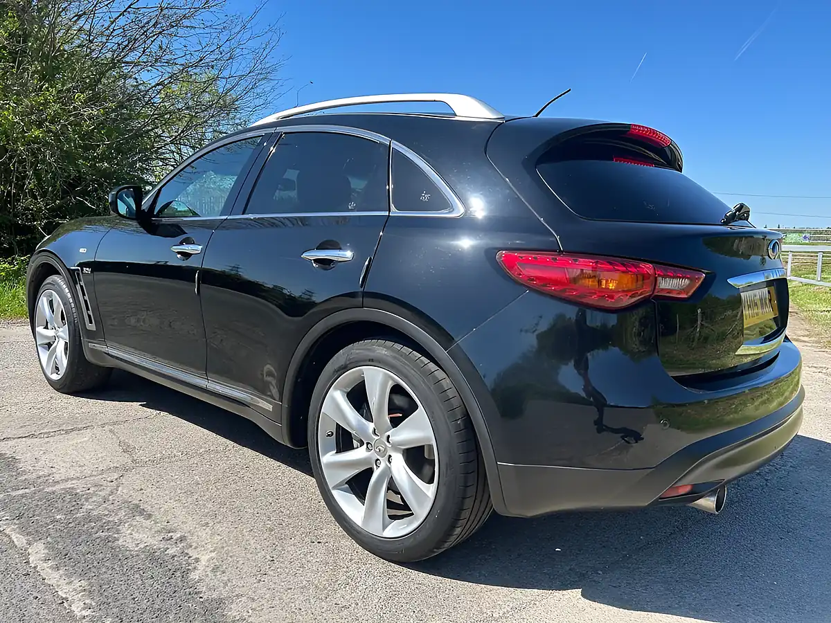 Used 2015 Infiniti QX70 S Premium Black - Interior and Exterior details 6