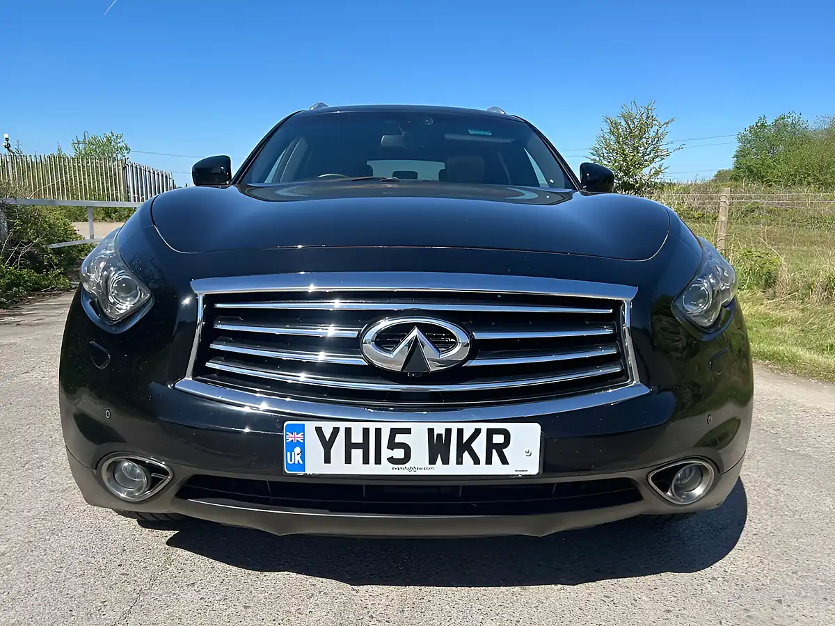 Used 2015 Infiniti QX70 S Premium Black - Interior and Exterior details 7