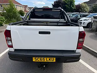 Used 2015 Isuzu D-Max Blade White - Interior and Exterior details 10