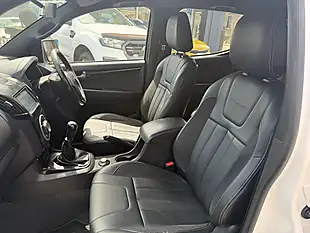Used 2015 Isuzu D-Max Blade White - Interior and Exterior details 14