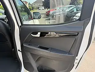 Used 2015 Isuzu D-Max Blade White - Interior and Exterior details 18