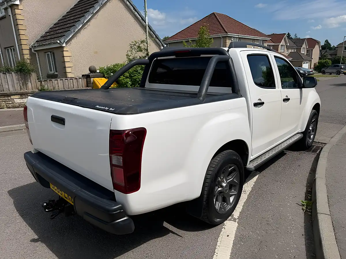 Used 2015 Isuzu D-Max Blade White - Interior and Exterior details 6