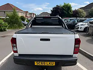 Used 2015 Isuzu D-Max Blade White - Interior and Exterior details 9