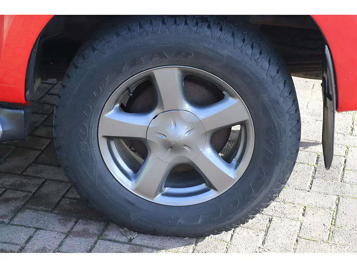Used 2015 Isuzu D-Max Fury Red - Interior and Exterior details 13