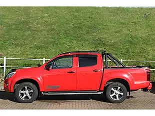 Used 2015 Isuzu D-Max Fury Red - Interior and Exterior details 3