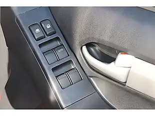 Used 2015 Isuzu D-Max Fury Red - Interior and Exterior details 7