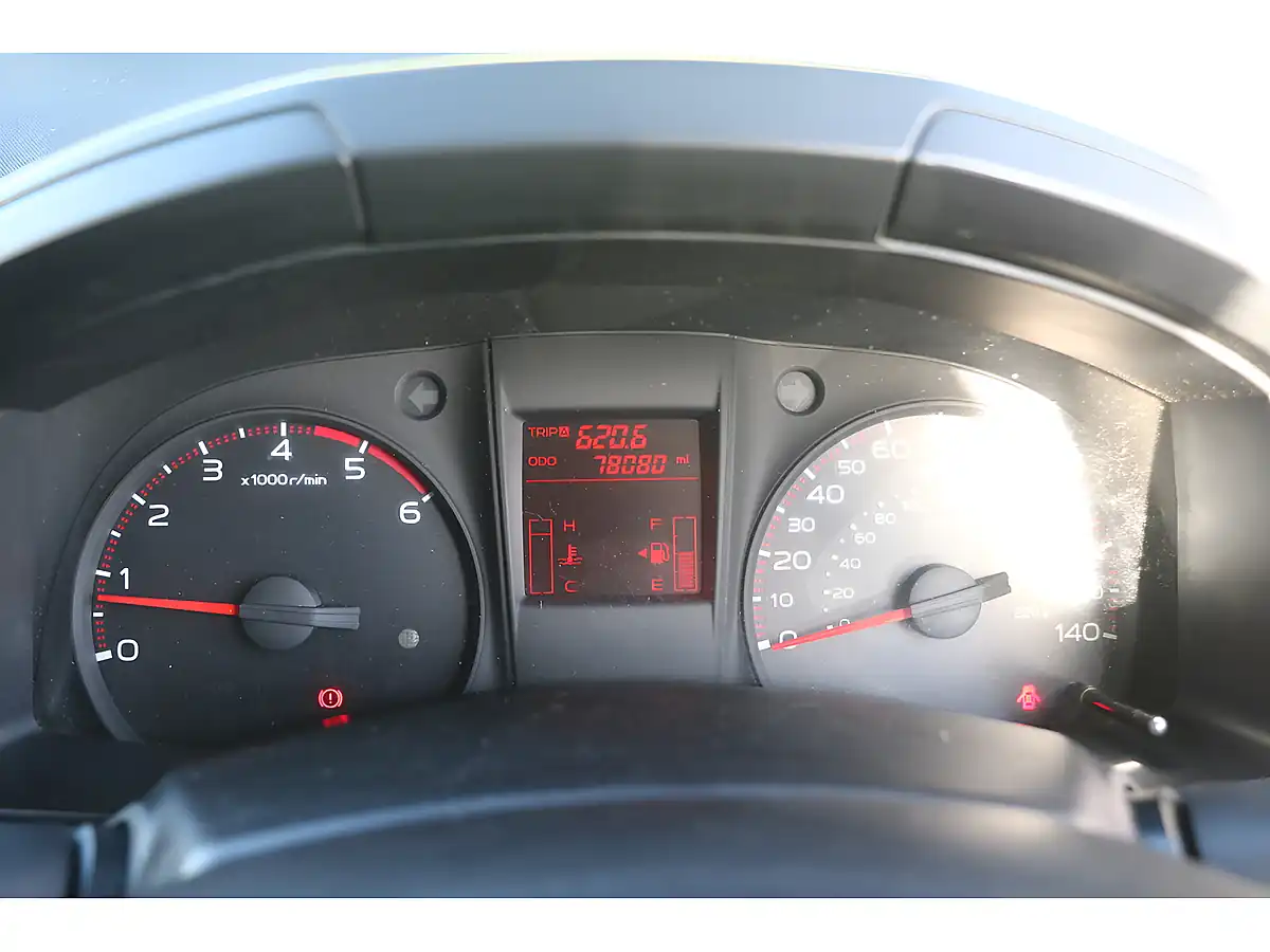 Used 2015 Isuzu D-Max Fury Red - Interior and Exterior details 8